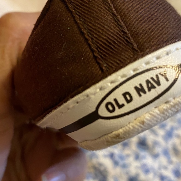 Old navy baby tennis shoes 12-18 months new without tags - Picture 2 of 8